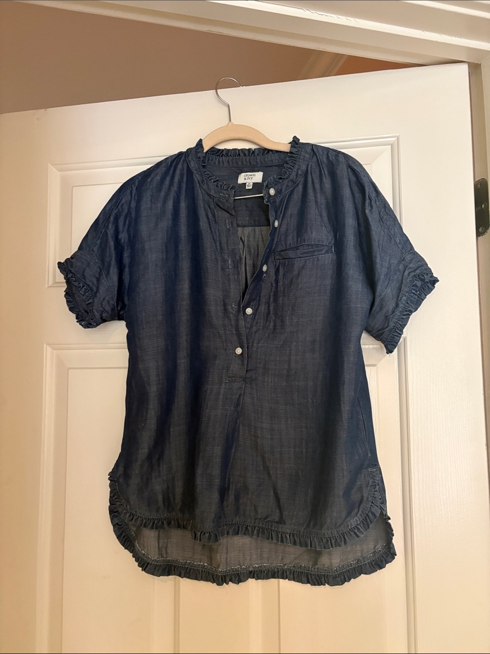 Crown and Ivy Chambray Short-Sleeve Henley Shirt - Navy